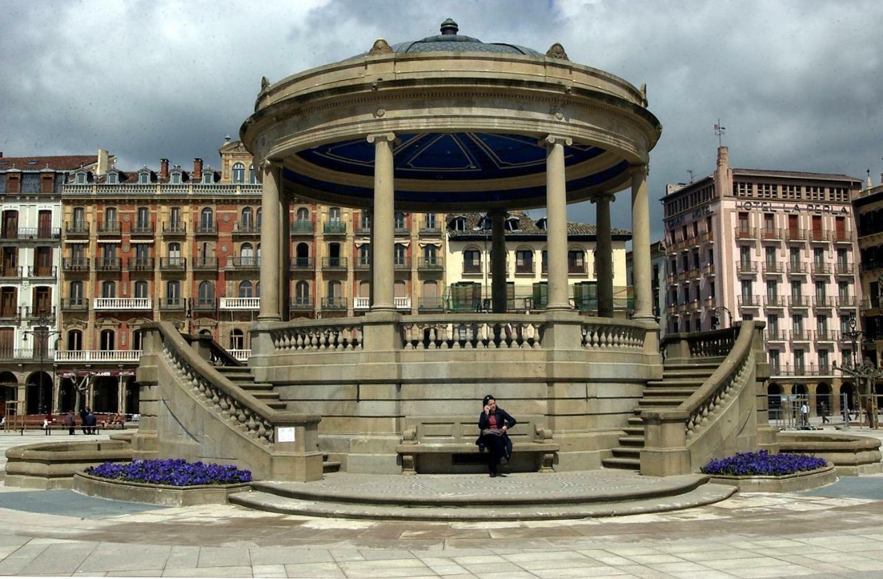 Trampantojo Apartamento En El Corazon De Pamplona公寓 外观 照片